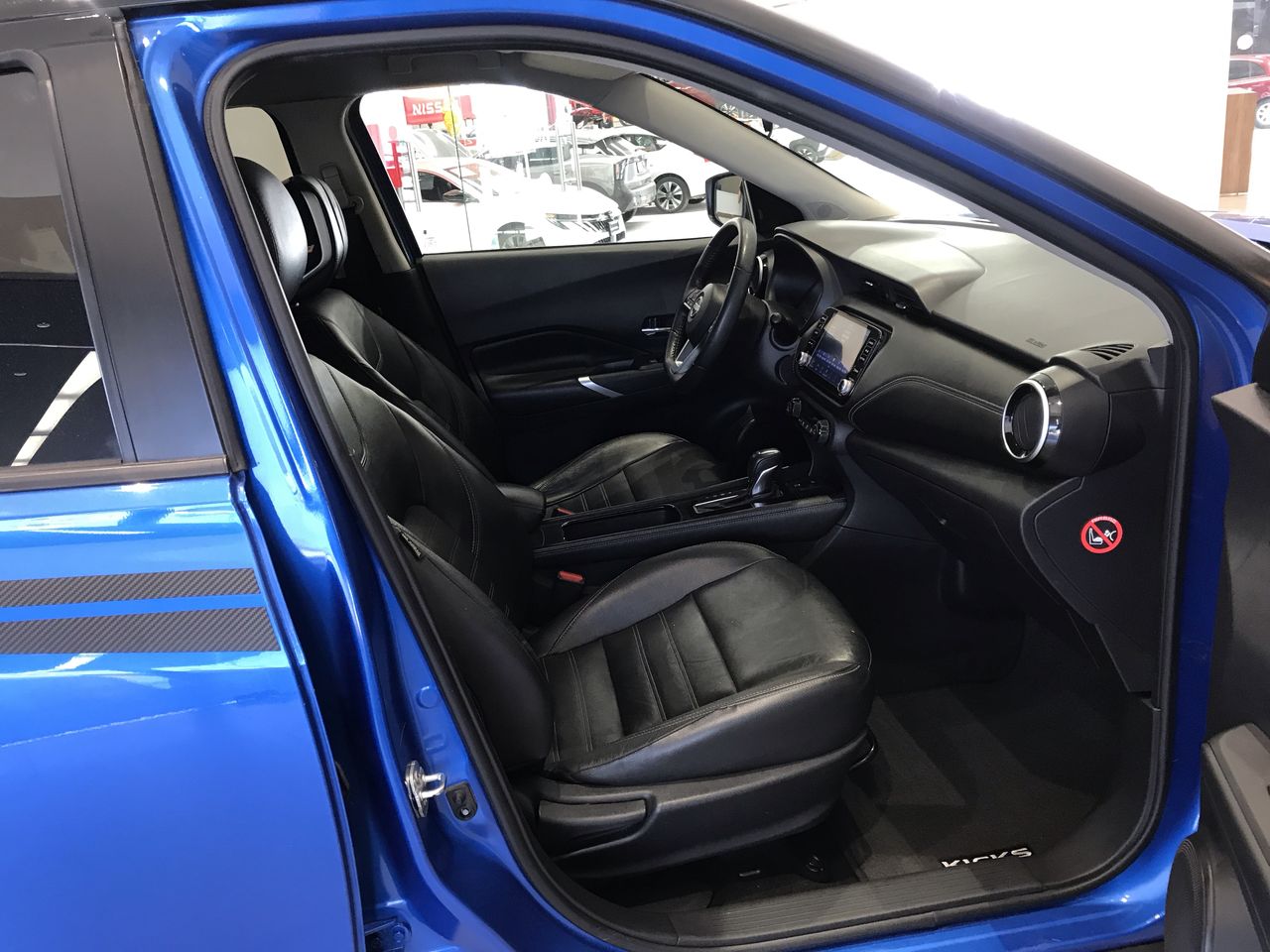 2023 Nissan KICKS PLATINUM BI-TONO 1.6 LTS CVT 23