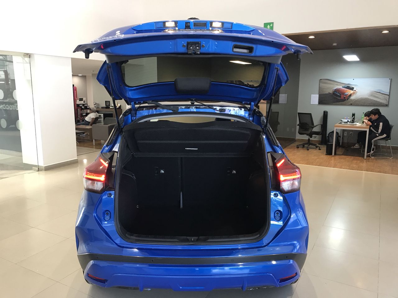 2023 Nissan KICKS PLATINUM BI-TONO 1.6 LTS CVT 23