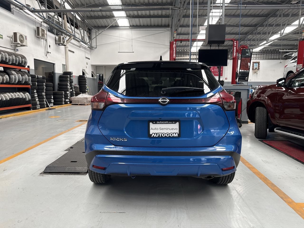 2023 Nissan KICKS PLATINUM BI-TONO 1.6 LTS CVT 23