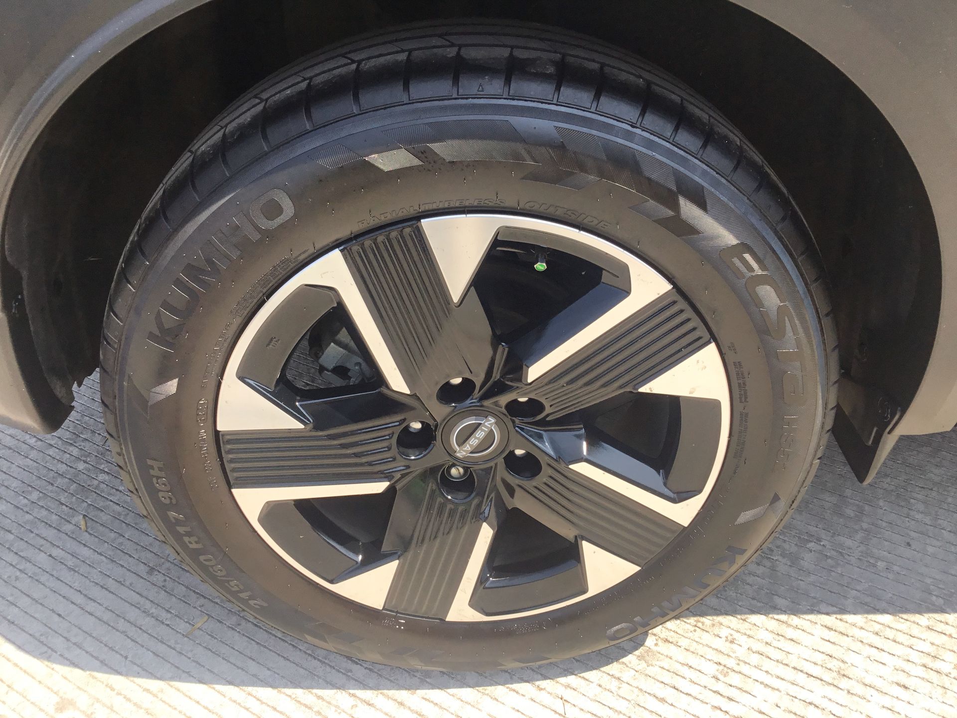 2025 Nissan KICKS ADVANCE CVT