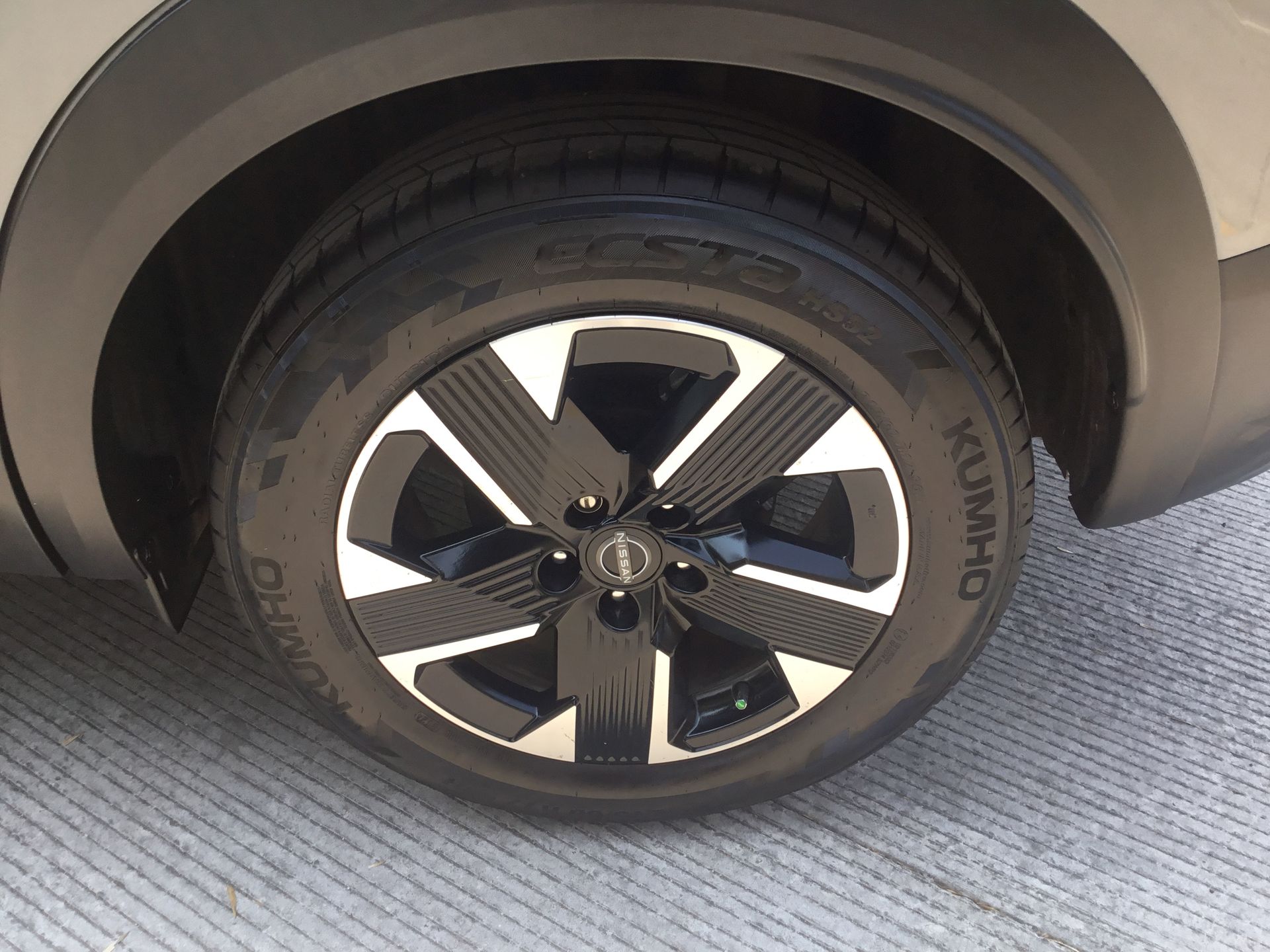 2025 Nissan KICKS ADVANCE CVT