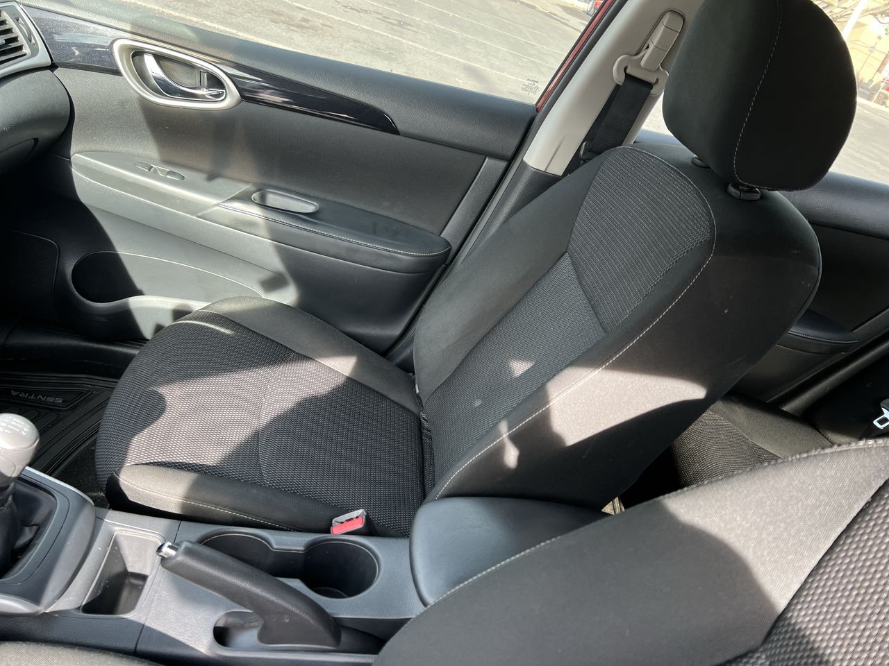 2019 Nissan SENTRA ADVANCE MT