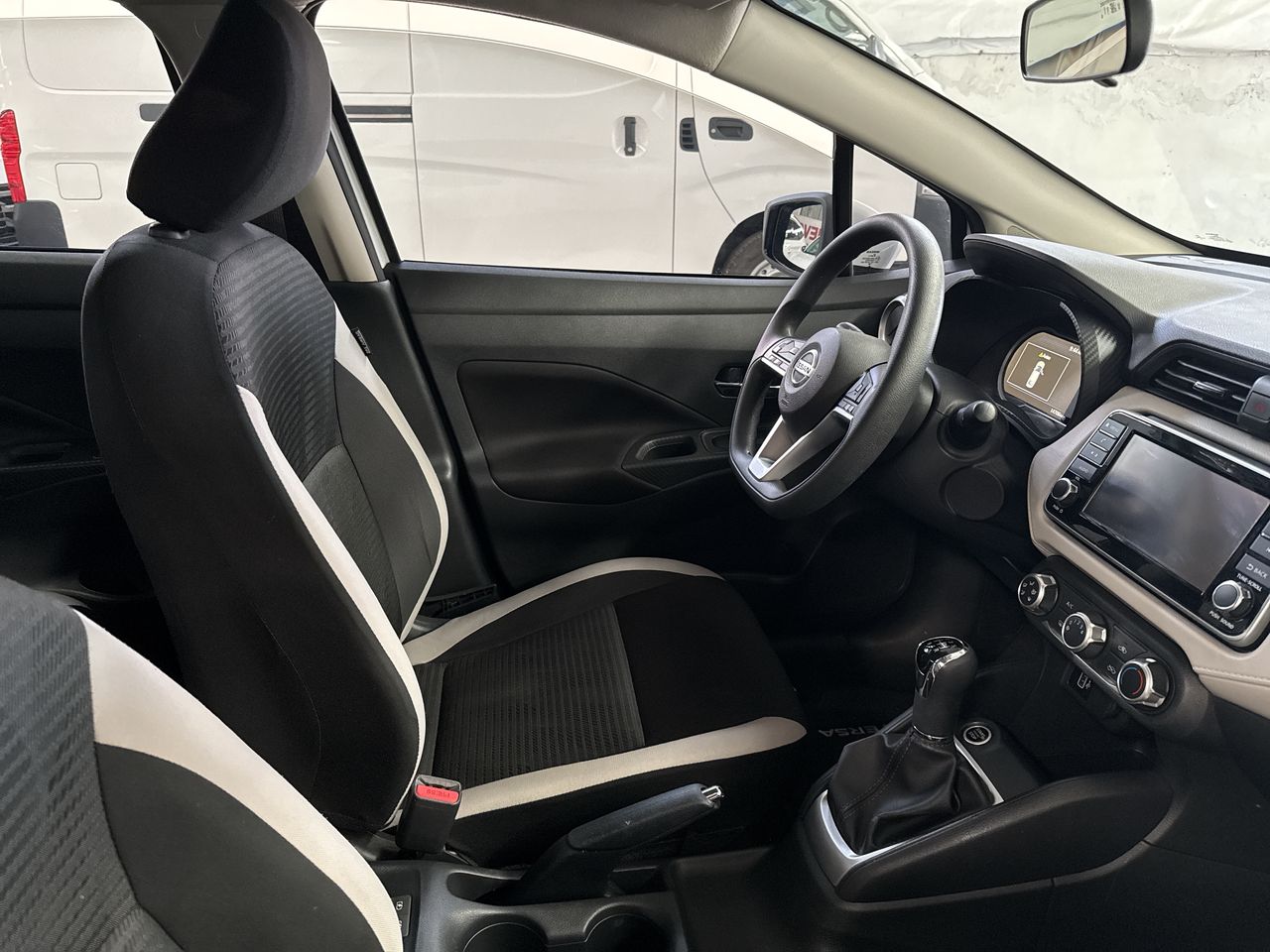 2021 Nissan VERSA ADVANCE MT 21