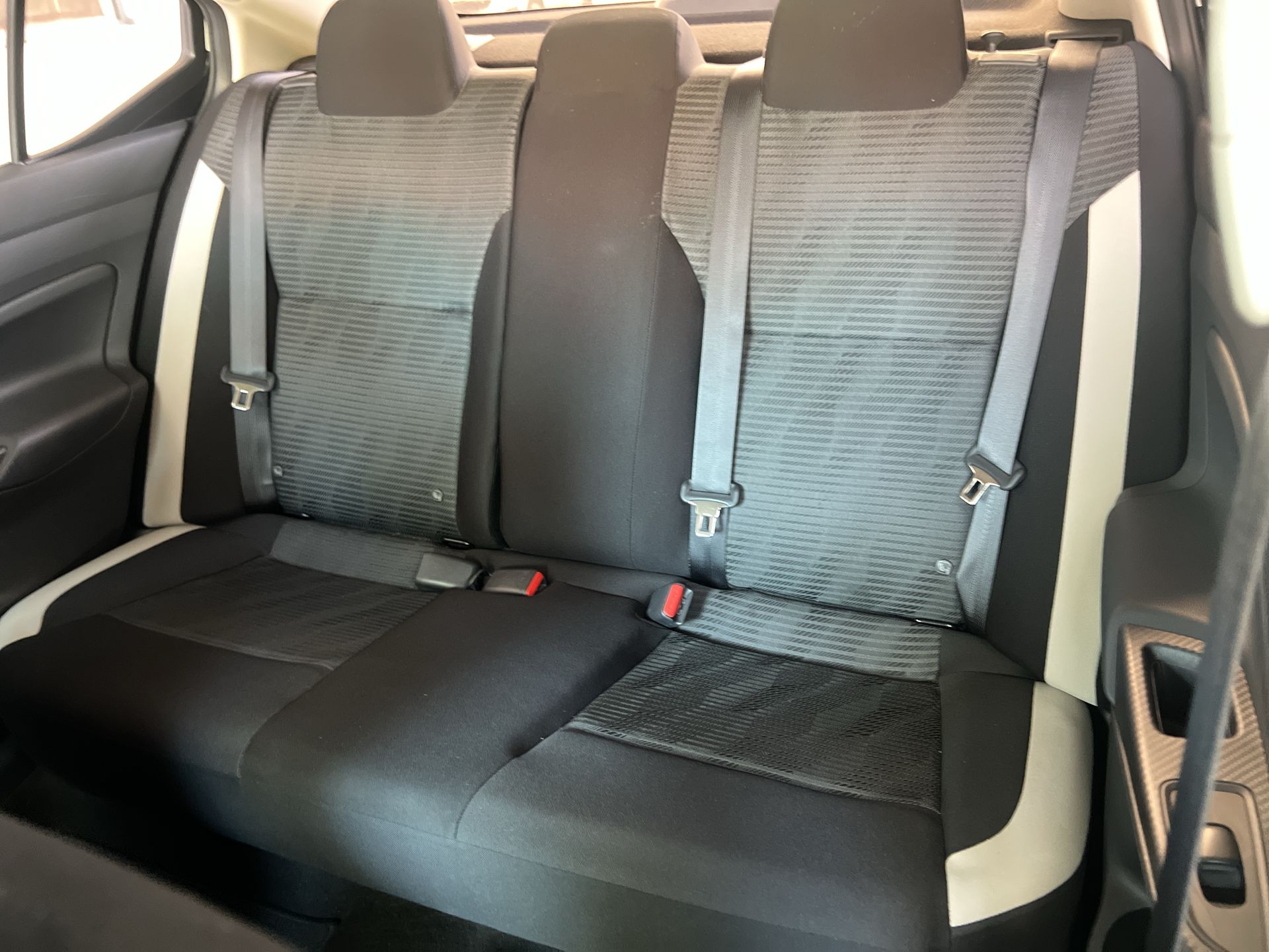 2022 Nissan VERSA ADVANCE CVT 22