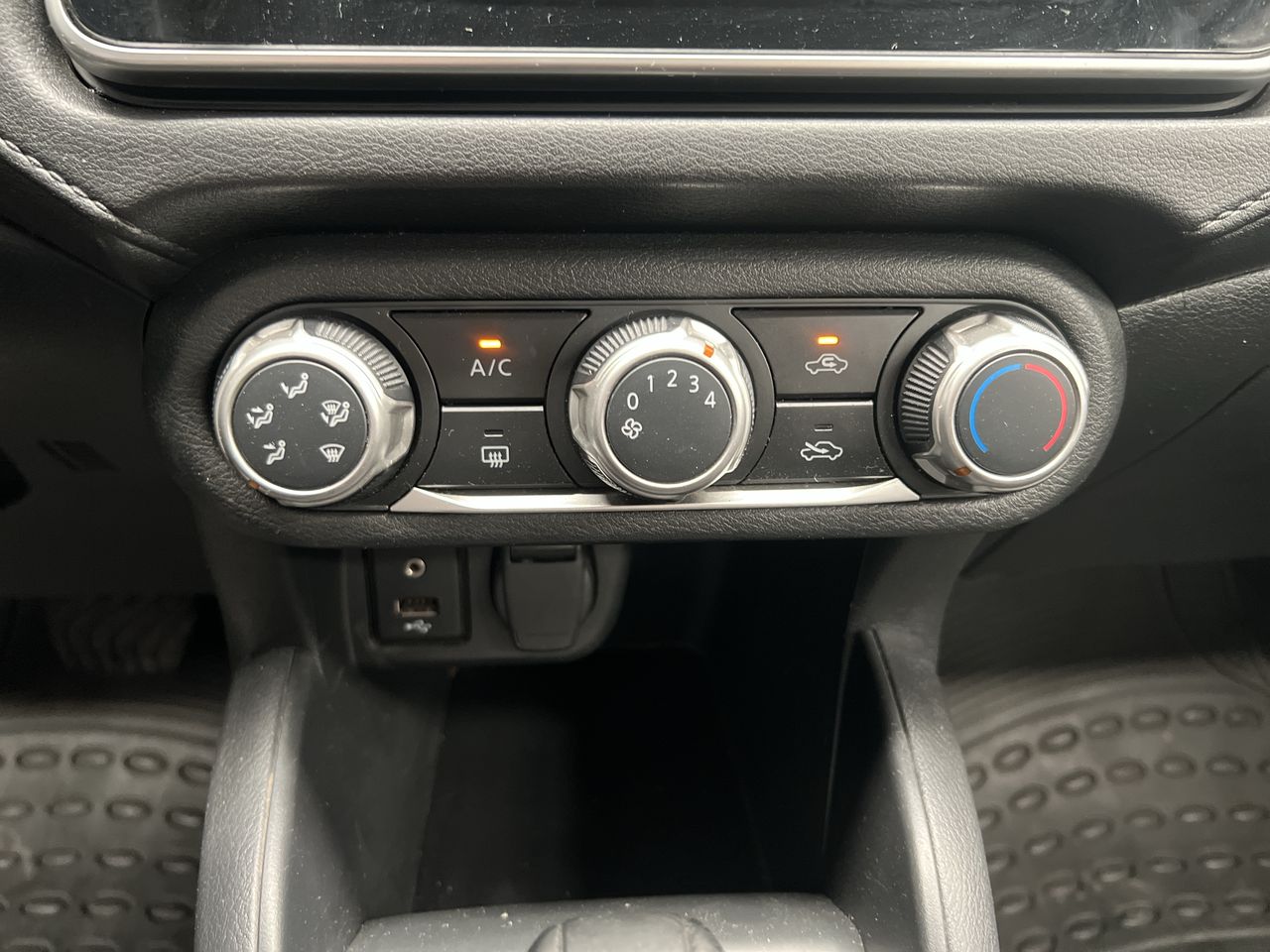 2021 Nissan VERSA SENSE CVT 21