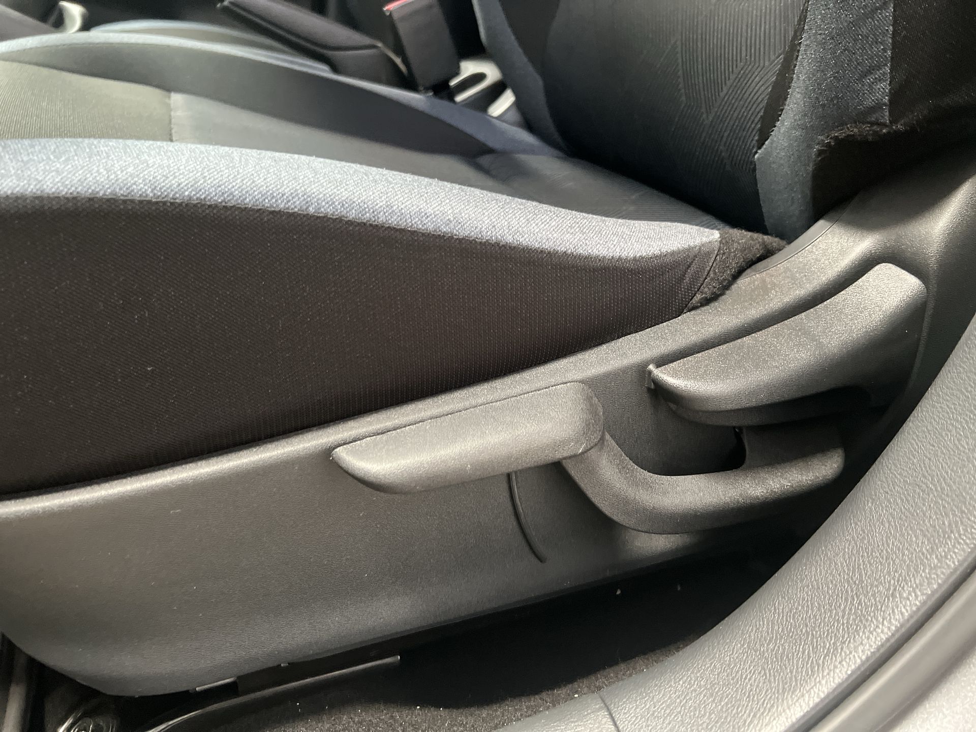 2025 Nissan VERSA ADVANCE MT 25