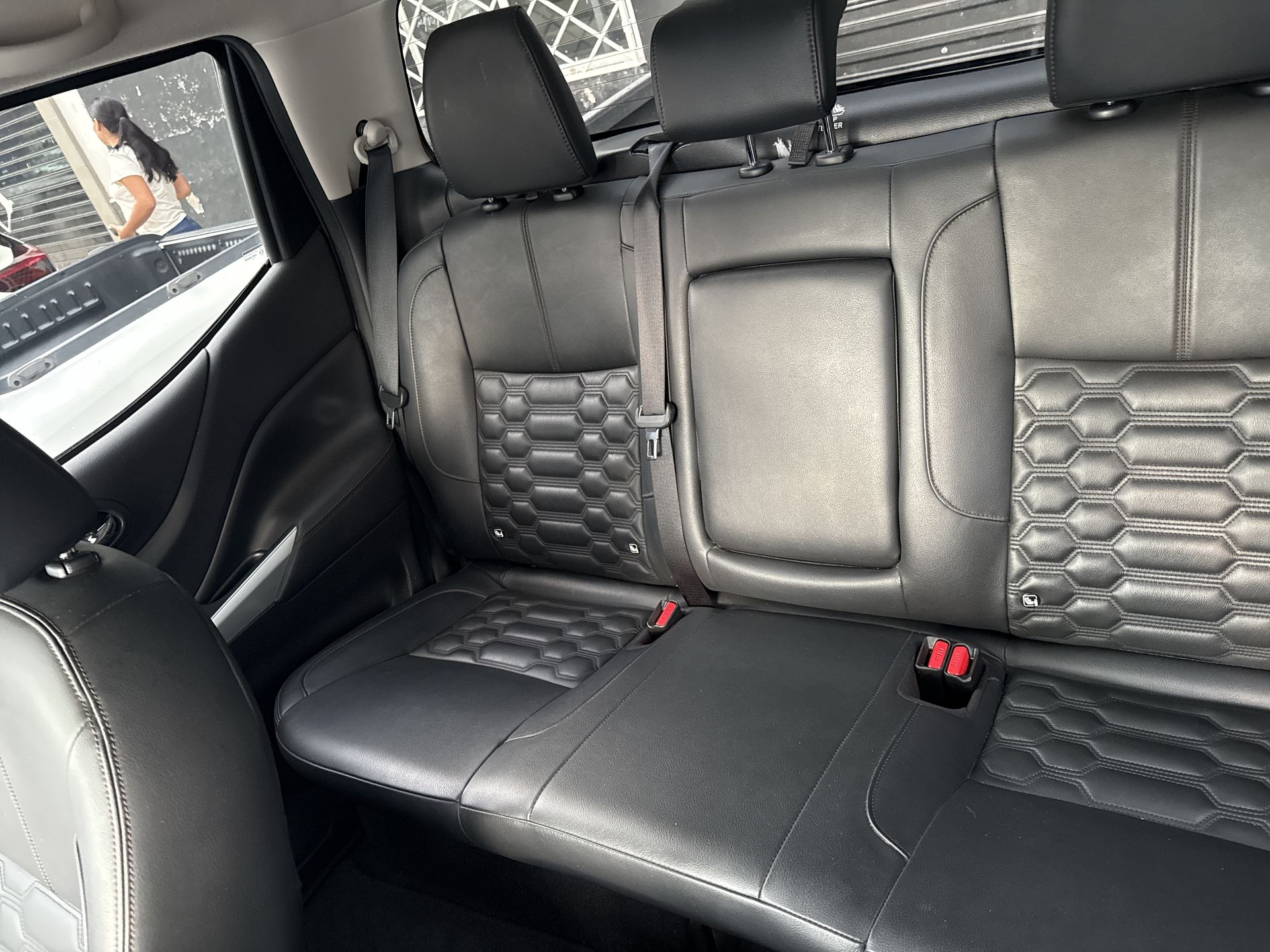 2023 Nissan FRONTIER PLATINUM LE TA 23