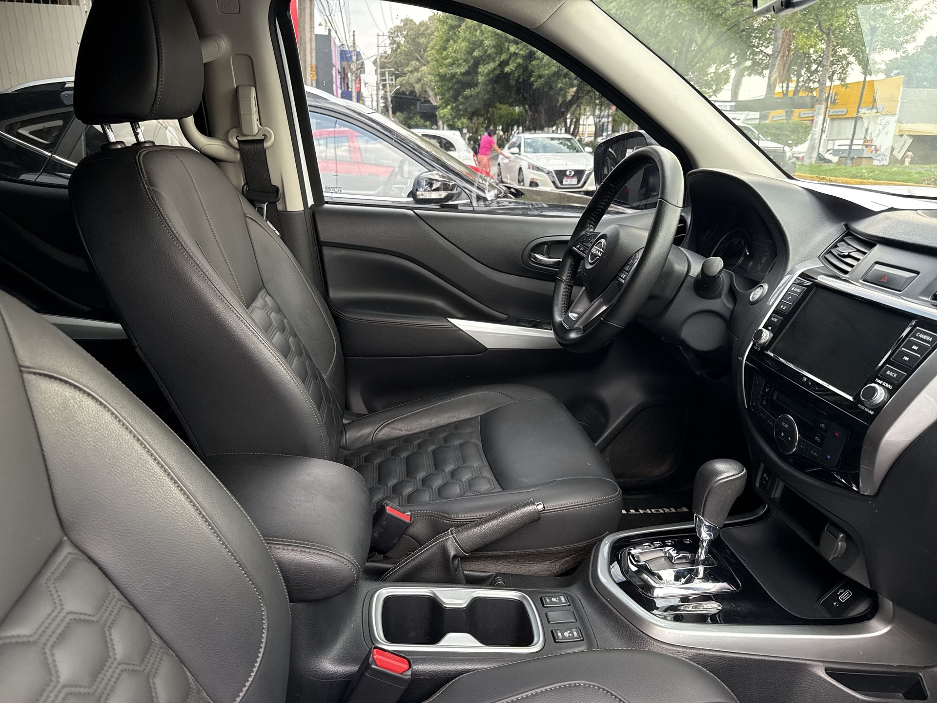 2023 Nissan FRONTIER PLATINUM LE TA 23