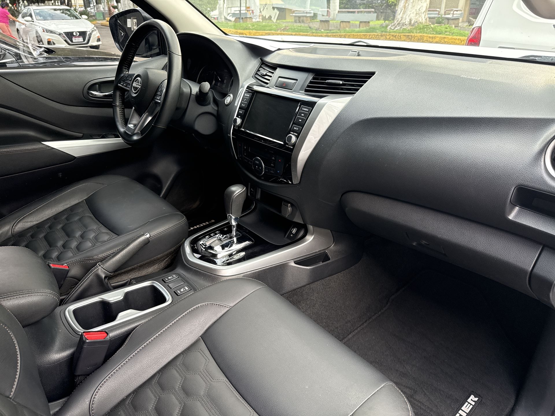 2023 Nissan FRONTIER PLATINUM LE TA 23