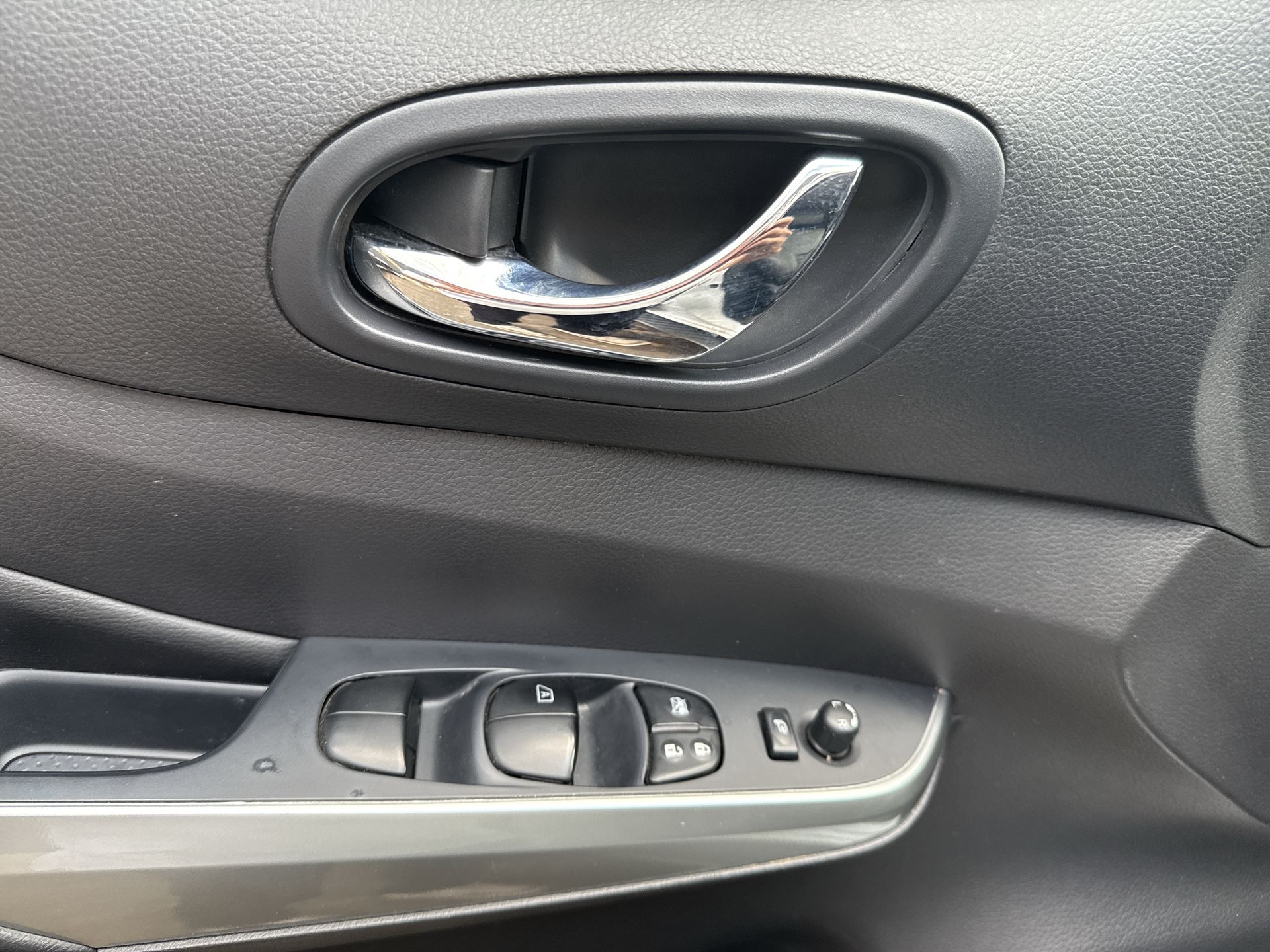 2023 Nissan FRONTIER PLATINUM LE TA 23