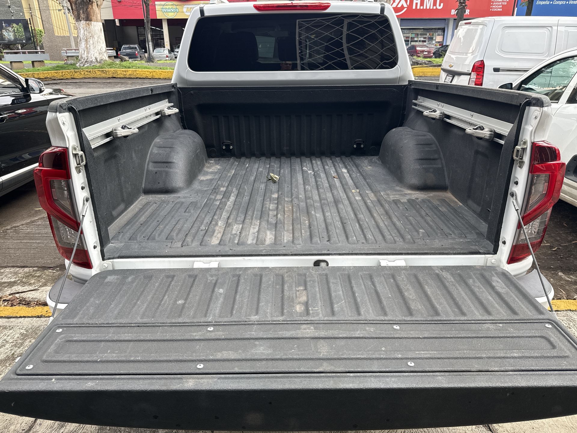 2023 Nissan FRONTIER PLATINUM LE TA 23