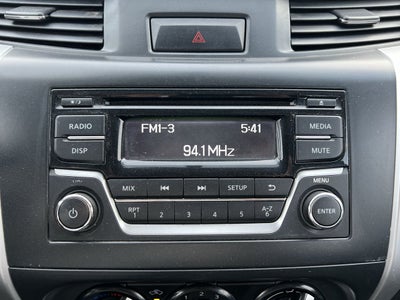 2020 Nissan NP300 FRONTIER XE T/M AC PAQ. SEG.6 VEL