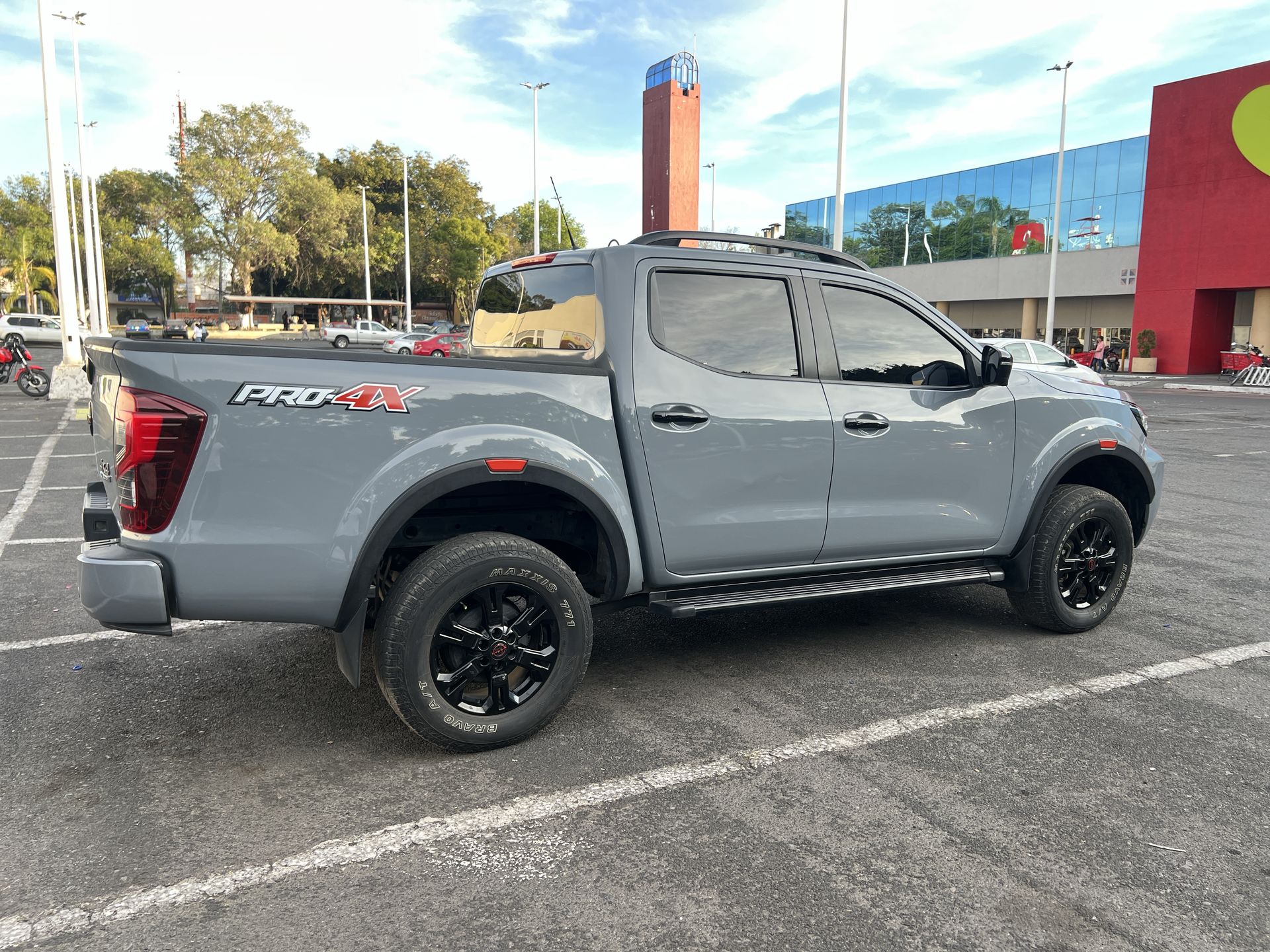 2023 Nissan FRONTIER PRO-4X 4X4 TA 23