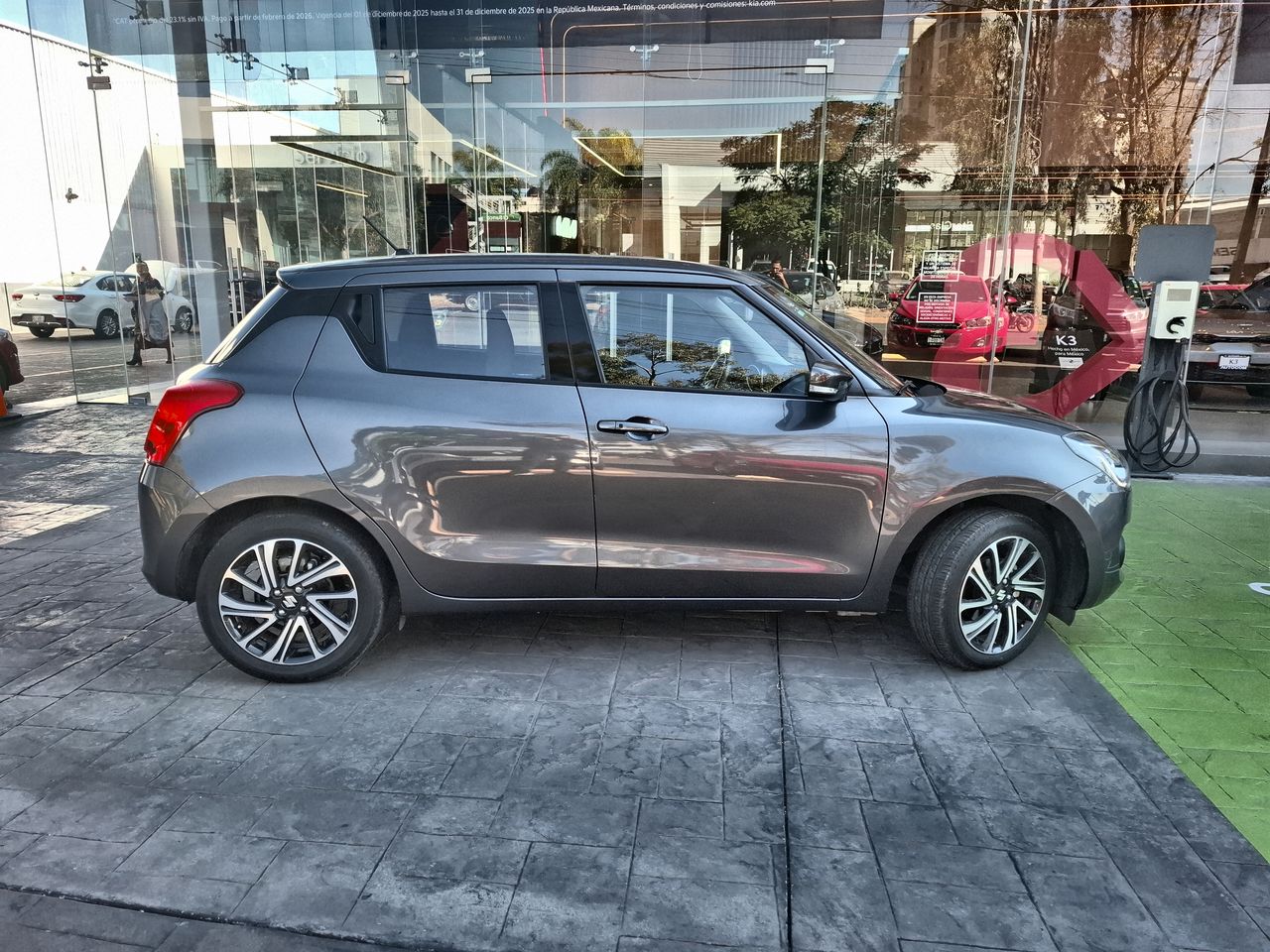 2023 SUZUKI SWIFT GLX CVT