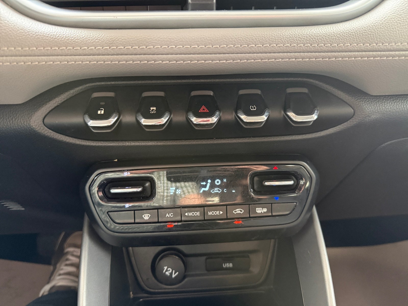 2022 Chevrolet GROOVE LT AT