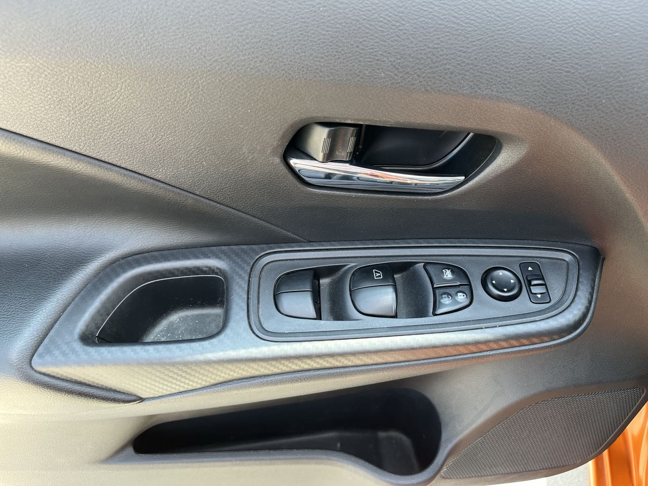 2020 Nissan VERSA ADVANCE CVT