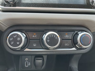 2020 Nissan VERSA ADVANCE CVT