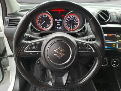 2022 SUZUKI SWIFT GLX 5MT