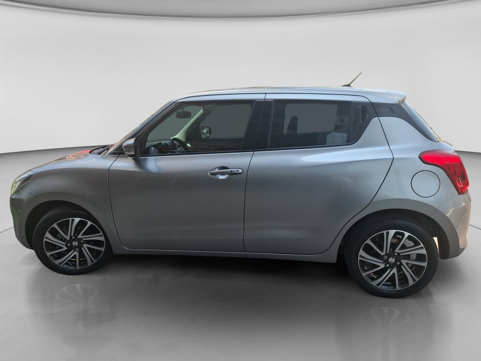 2021 SUZUKI SWIFT GLX CVT