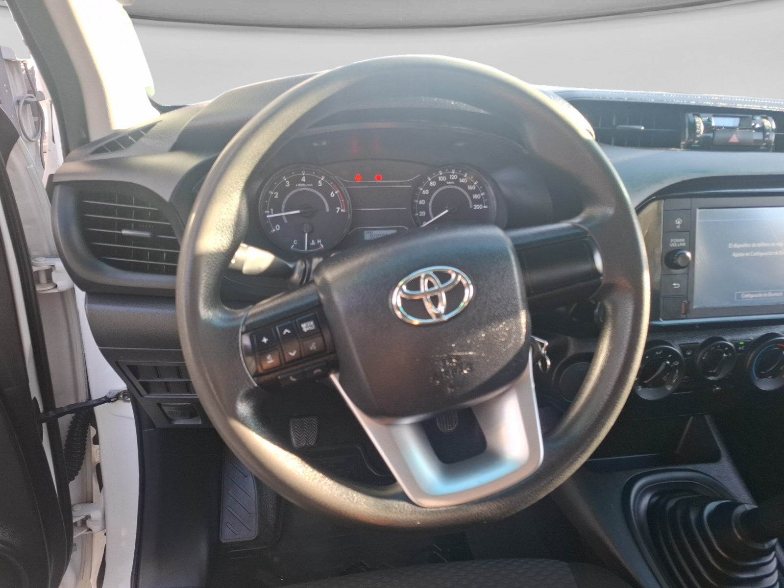 2023 Toyota HILUX D-CAB BASE